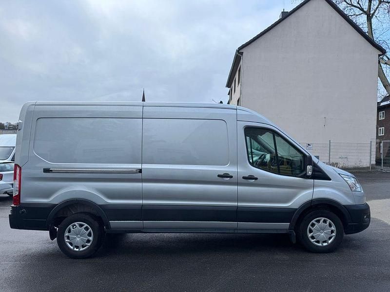 Gebraucht Ford Transit Trend 105 PS (77 kW) 2022 Grau Van / Kleinbus