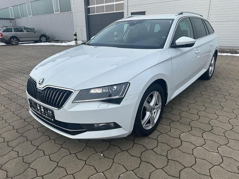 Gebraucht Skoda Superb Style 190 PS (139 kW) 2018 Weiß Kombi