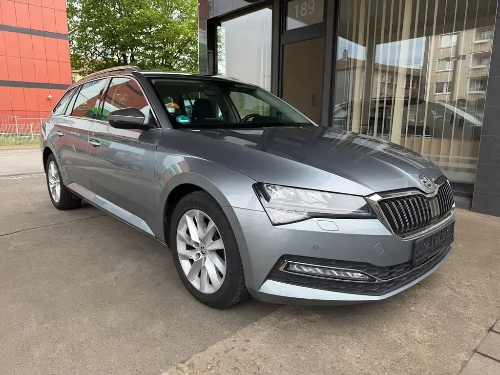 Gebraucht Skoda Superb Style 200 PS (147 kW) 2021 Grau Kombi