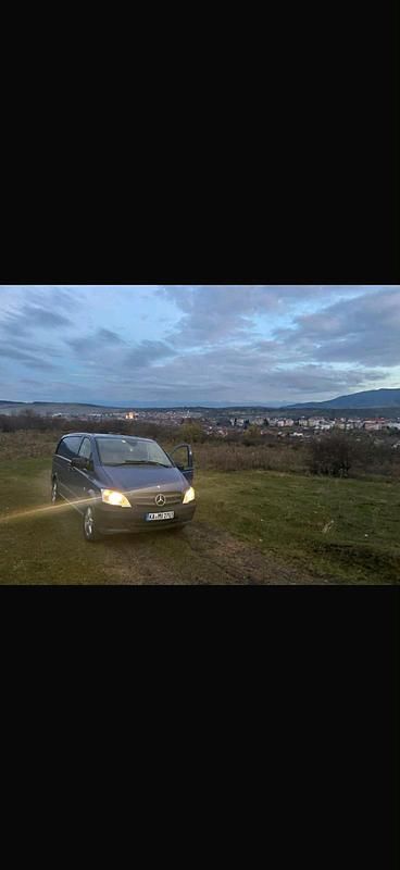 Blau Gebraucht 2014 Mercedes Vito Van / Kleinbus | 8.150 € - Bild 1/4