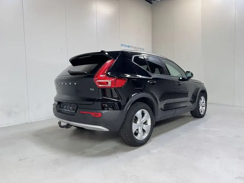 Używany Volvo XC40 190 KM (139 kW) 2018 Czarny SUV
