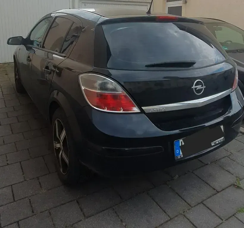 Gebraucht Opel Astra 90 PS (66 kW) 2009 Schwarz Limousine