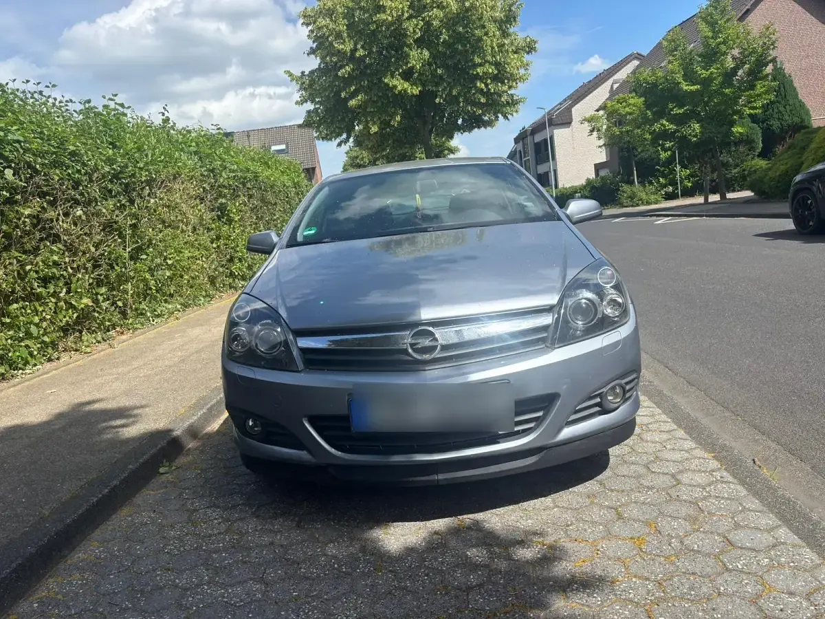 Gebraucht Opel Astra 105 PS (77 kW) 2006 Grau Coupé