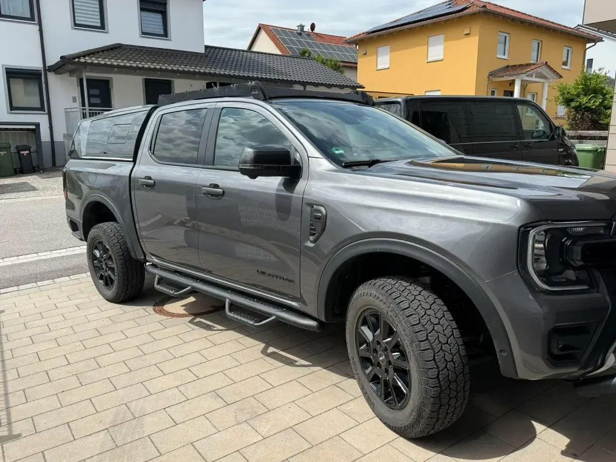 Gebraucht Ford Ranger 240 PS (176 kW) 2025 Grau Pickup