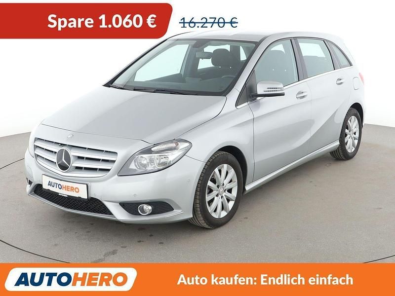 Gebraucht Mercedes B200 156 PS (114 kW) 2014 Silber Van / Kleinbus