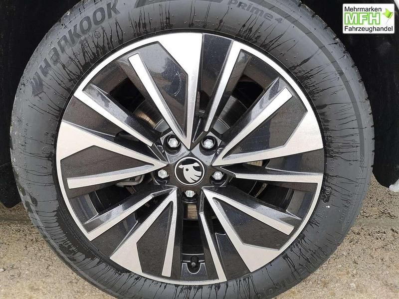 Neu Skoda Superb Selection 220 PS (161 kW) 2025 Pebble silver metallic Kombi