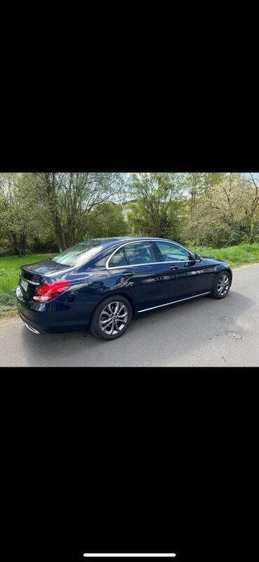 Blau Gebraucht 2018 Mercedes C180 Limousine | 22.850 € (Guter Preis) - Bild 1/4