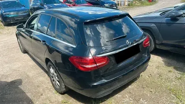 Gebraucht Mercedes C220 170 PS (125 kW) 2018 Schwarz/baltic black Kombi