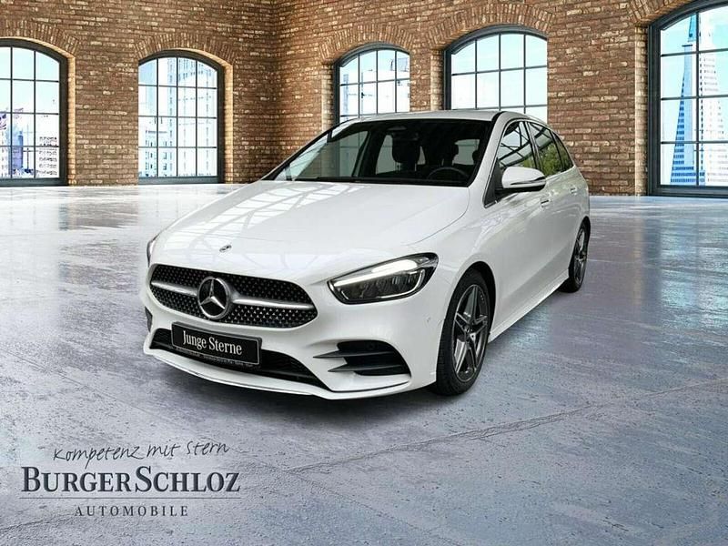 Unilack polarweiß Gebraucht 2024 Mercedes B200 AMG Van / Kleinbus | 32.970 € (Fairer Preis) - Bild 1/4