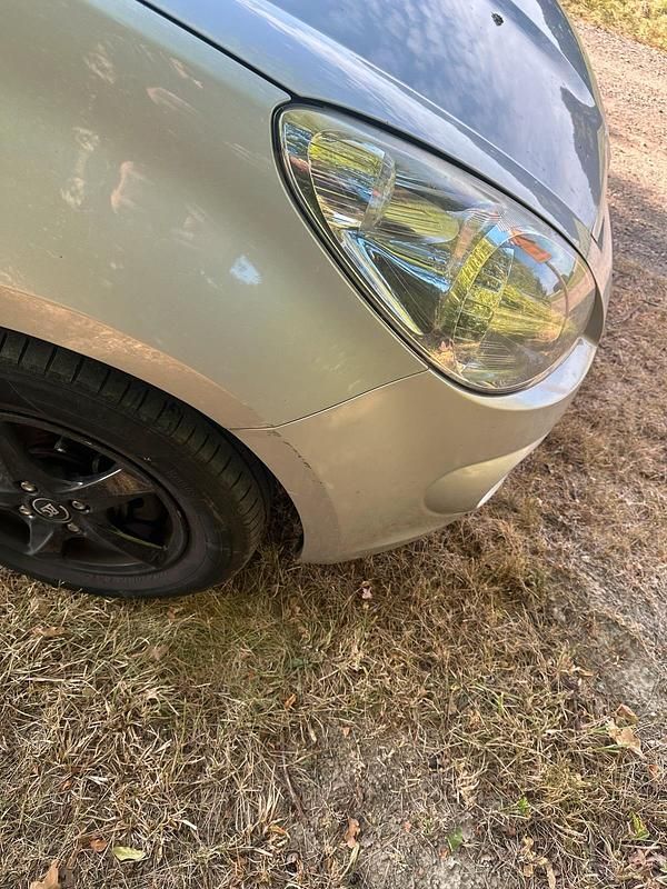 Silber Gebraucht 2010 Hyundai i20 Kleinwagen | 2.900 € (Guter Preis) - Bild 1/4