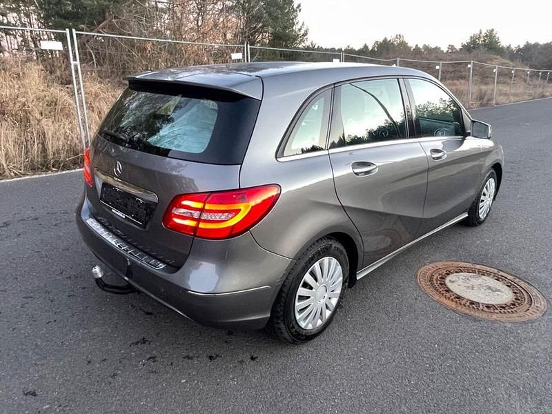 Gebraucht Mercedes B180 109 PS (80 kW) 2014 Van / Kleinbus