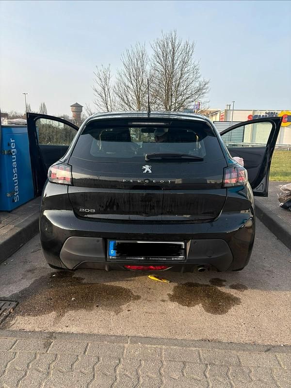 Gebraucht Peugeot 208 Active 100 PS (73 kW) 2022 Schwarz Kleinwagen