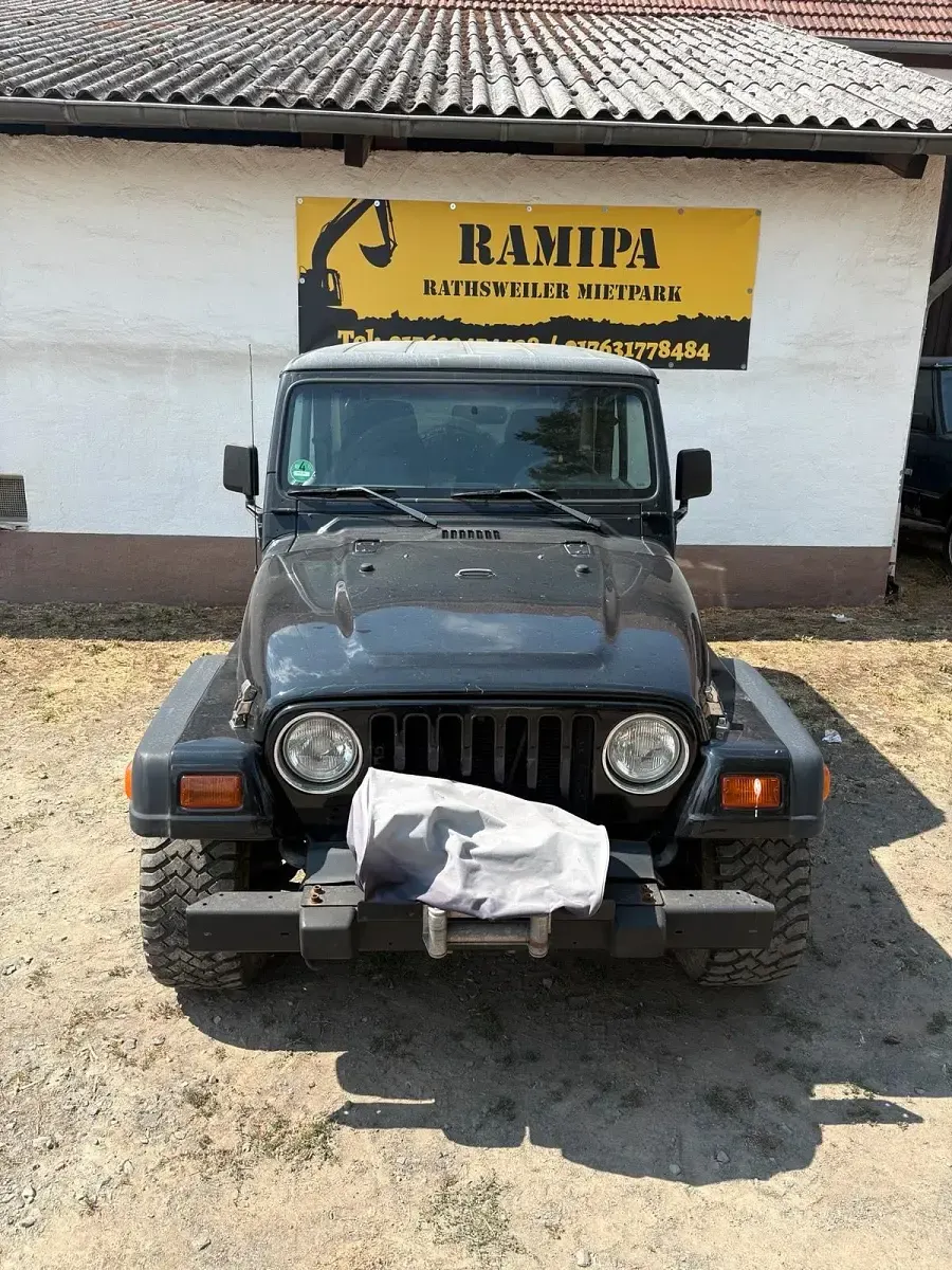 Gebraucht Jeep Wrangler Sport 177 PS (130 kW) 1998 Schwarz SUV