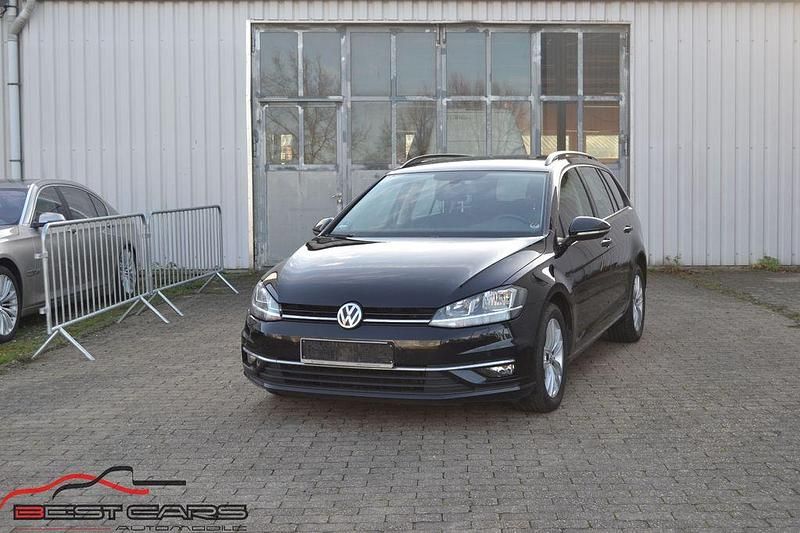 Schwarz Gebraucht 2019 VW Golf VII Comfortline Kombi | 9.950 € (Fairer Preis) - Bild 1/4