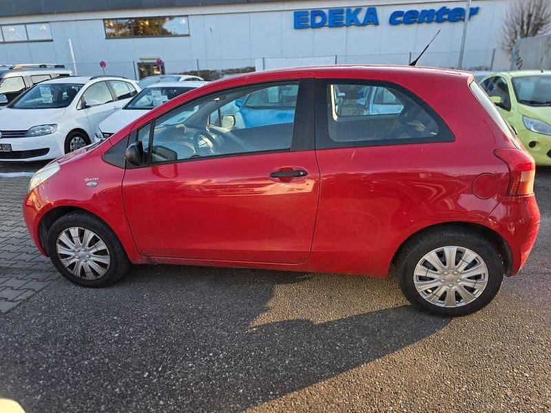 Gebraucht Toyota Yaris Basis 69 PS (50 kW) 2008 Rot Kleinwagen