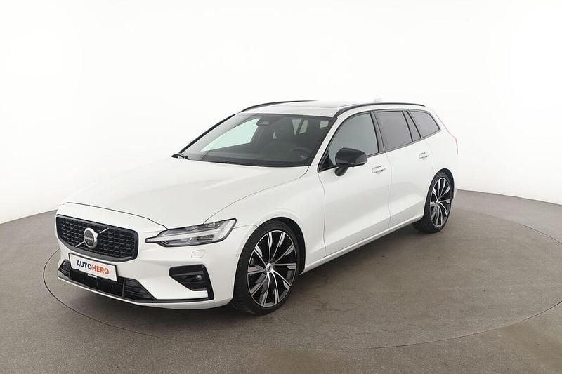 Weiß Gebraucht 2023 Volvo V60 Plus Kombi | 31.620 € (Fairer Preis) - Bild 1/3