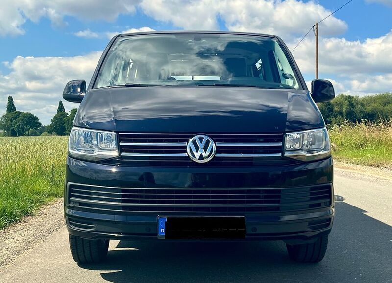 Schwarz Gebraucht 2016 VW T6 Comfortline Van | 29.750 € (Etwas zu teuer) - Bild 1/4