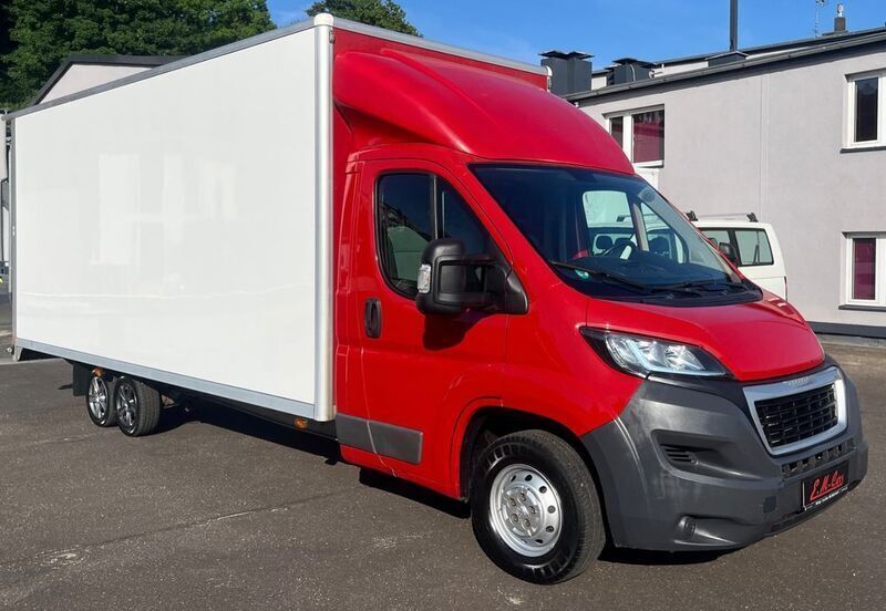 Rot Gebraucht 2016 Peugeot Boxer Van | 21.990 € - Bild 1/4