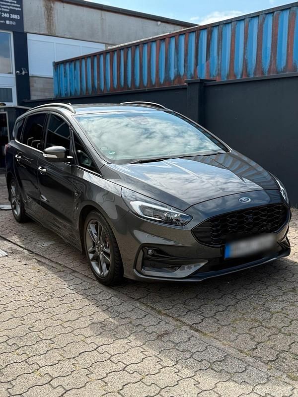 Grau Gebraucht 2021 Ford S-MAX S Van / Kleinbus | 30.000 € (Teuer) - Bild 1/4