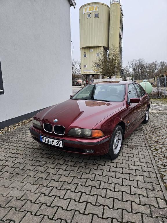 Rot Gebraucht 1997 BMW 520 Limousine | 3.000 € (Fairer Preis) - Bild 1/4