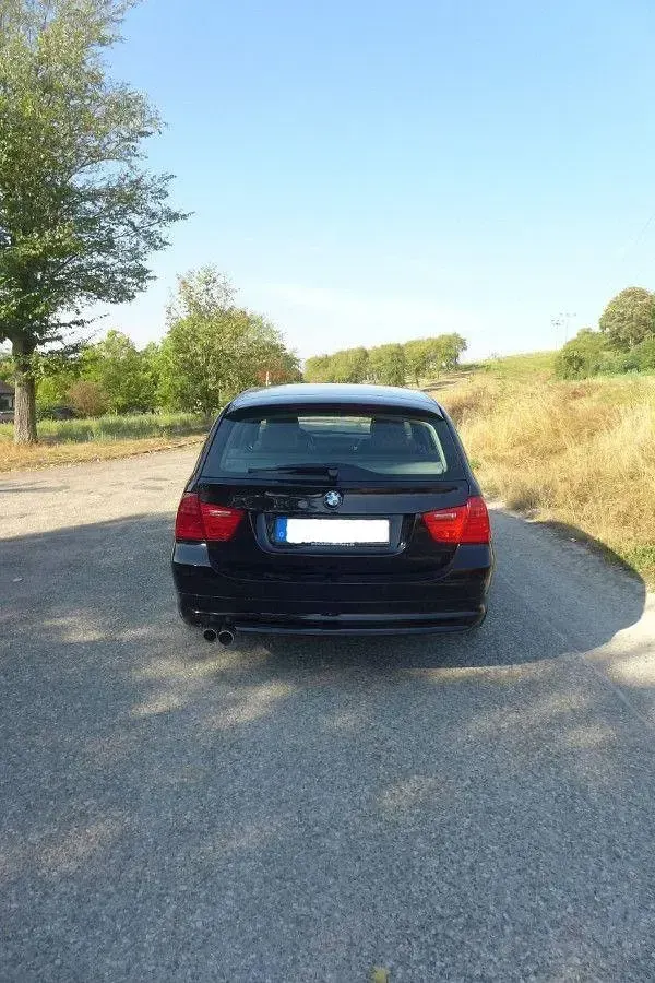 Gebraucht BMW 330 Performance 245 PS (180 kW) 2011 Schwarz Kombi