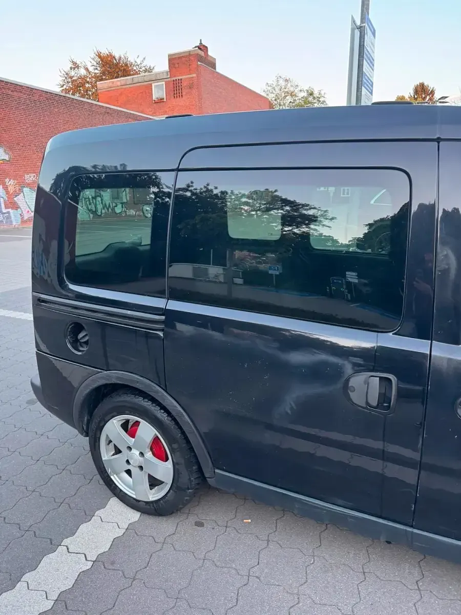 Gebraucht Opel Combo 90 PS (66 kW) 2008 Schwarz Van / Kleinbus