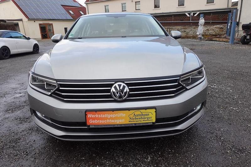 Gebraucht VW Passat Comfortline 150 PS (110 kW) 2015 Tungsten silver metallic Limousine