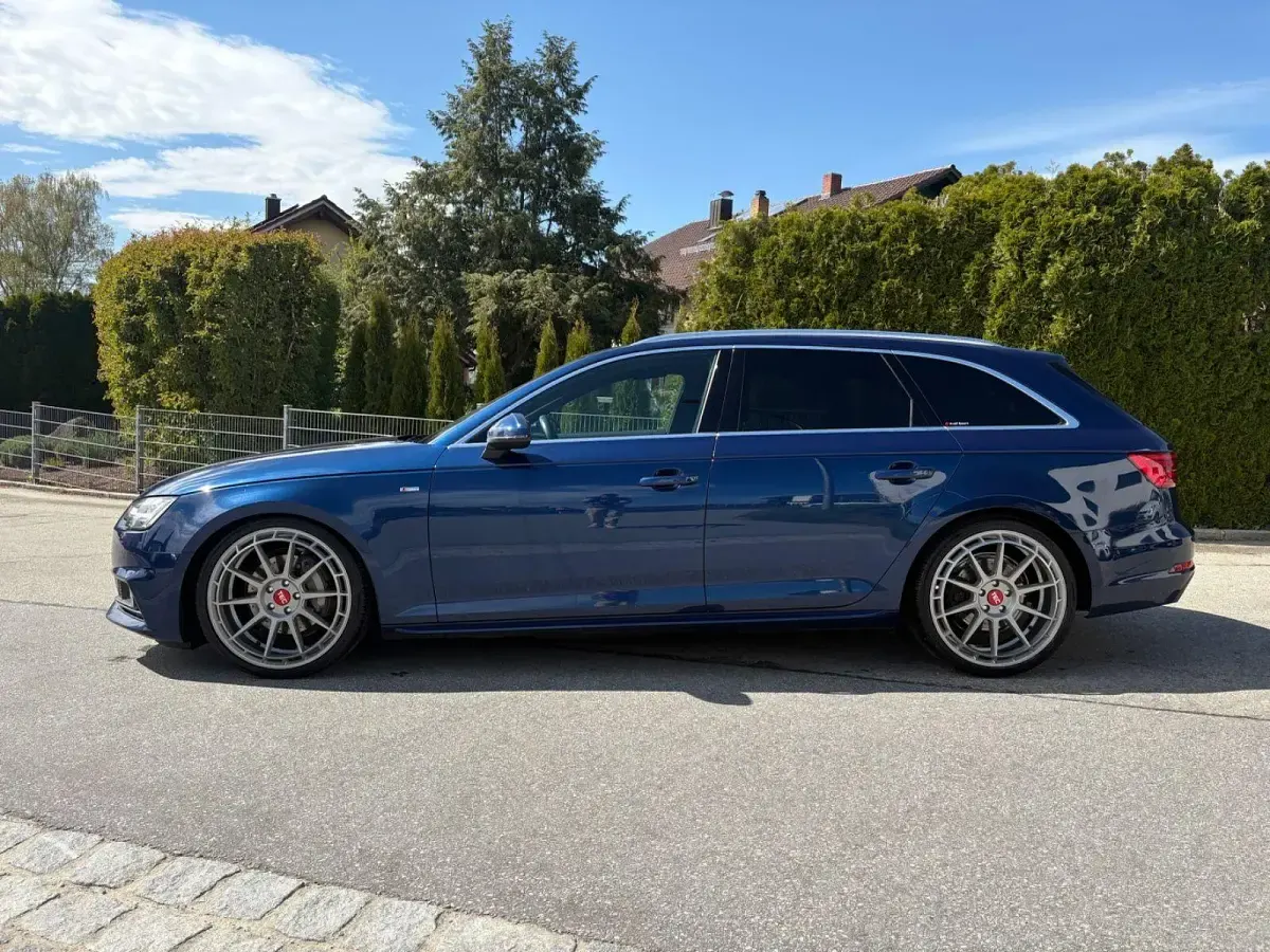 Gebraucht Audi A4 Sport 218 PS (160 kW) 2016 Blau Kombi