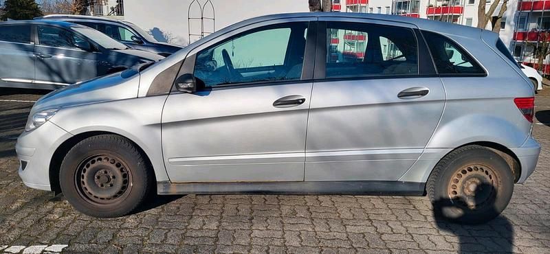 Gebraucht Mercedes B170 116 PS (85 kW) 2005 Silber Van / Kleinbus