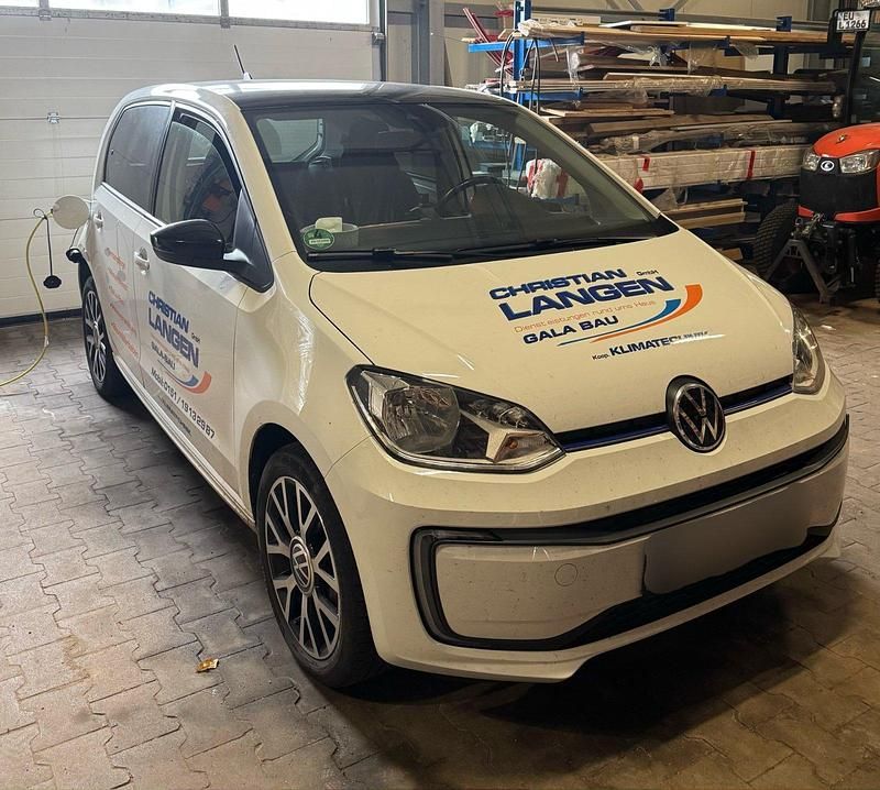 Weiß Gebraucht 2021 VW e-up! Style Kleinwagen | 12.000 € (Fairer Preis) - Bild 1/4