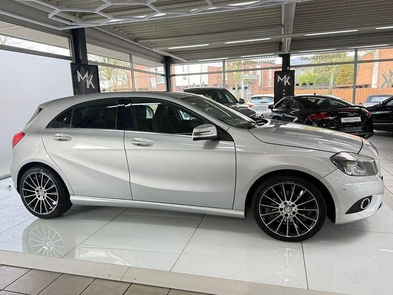 Gebraucht Mercedes A200 156 PS (114 kW) 2015 Silber Kleinwagen