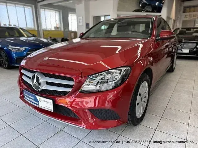 Gebraucht Mercedes C160 129 PS (94 kW) 2019 Rot Limousine