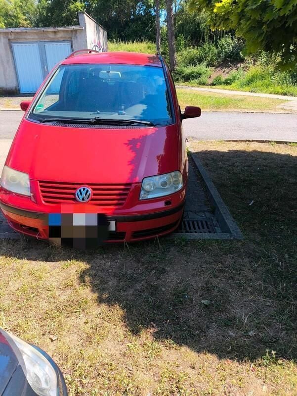 Rot Gebraucht 2002 VW Sharan Van / Kleinbus | 900 € (Superpreis) - Bild 1/4