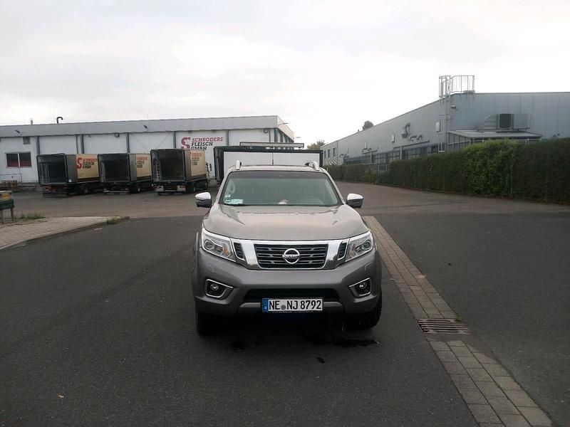 Gebraucht Nissan Navarra 190 PS (139 kW) 2016 Silber SUV