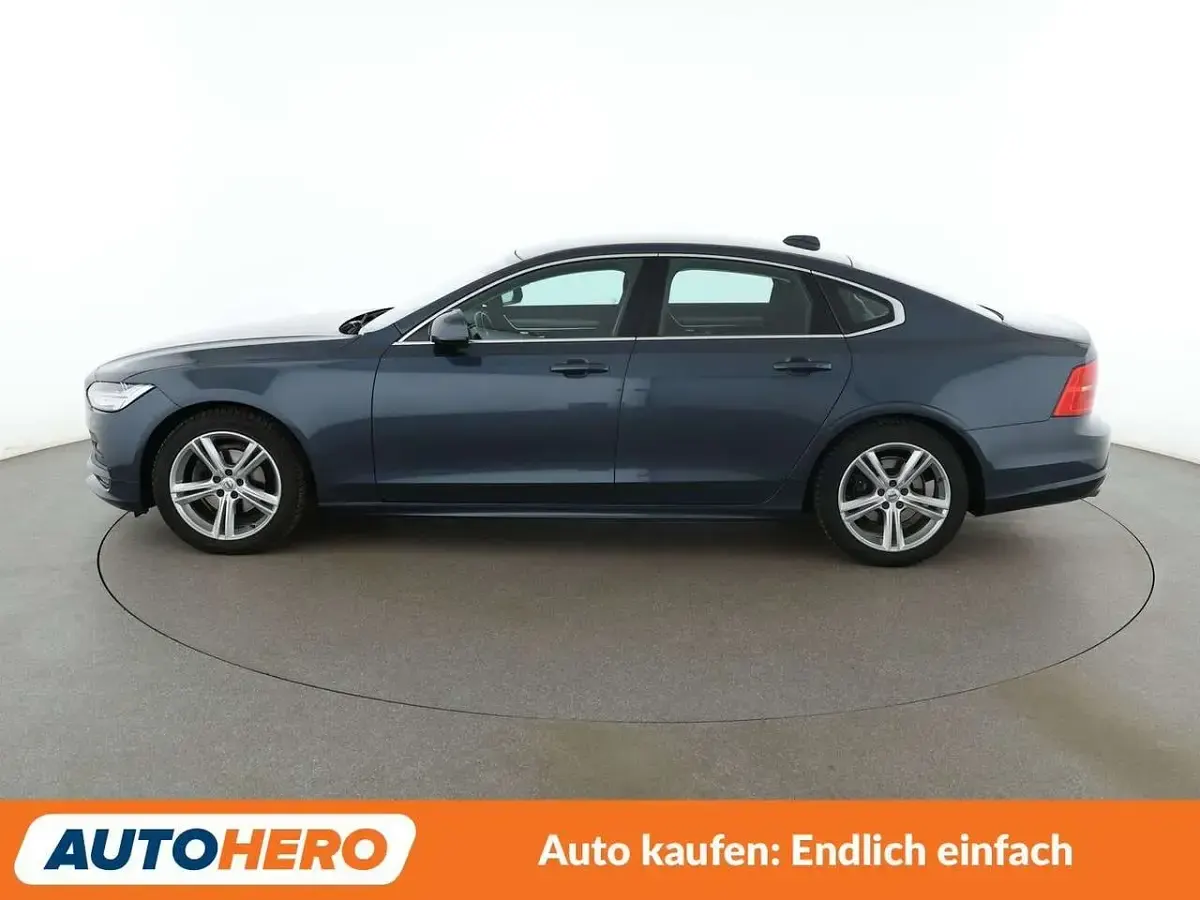 Gebraucht Volvo S90 Momentum 190 PS (139 kW) 2019 Denim blue Limousine
