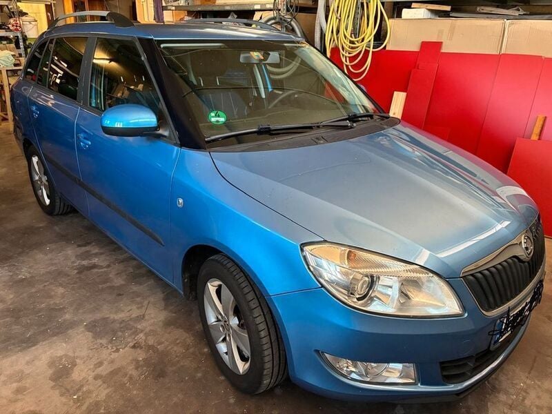 Blau Gebraucht 2013 Skoda Fabia Fresh Kombi | 5.900 € (Fairer Preis) - Bild 1/4