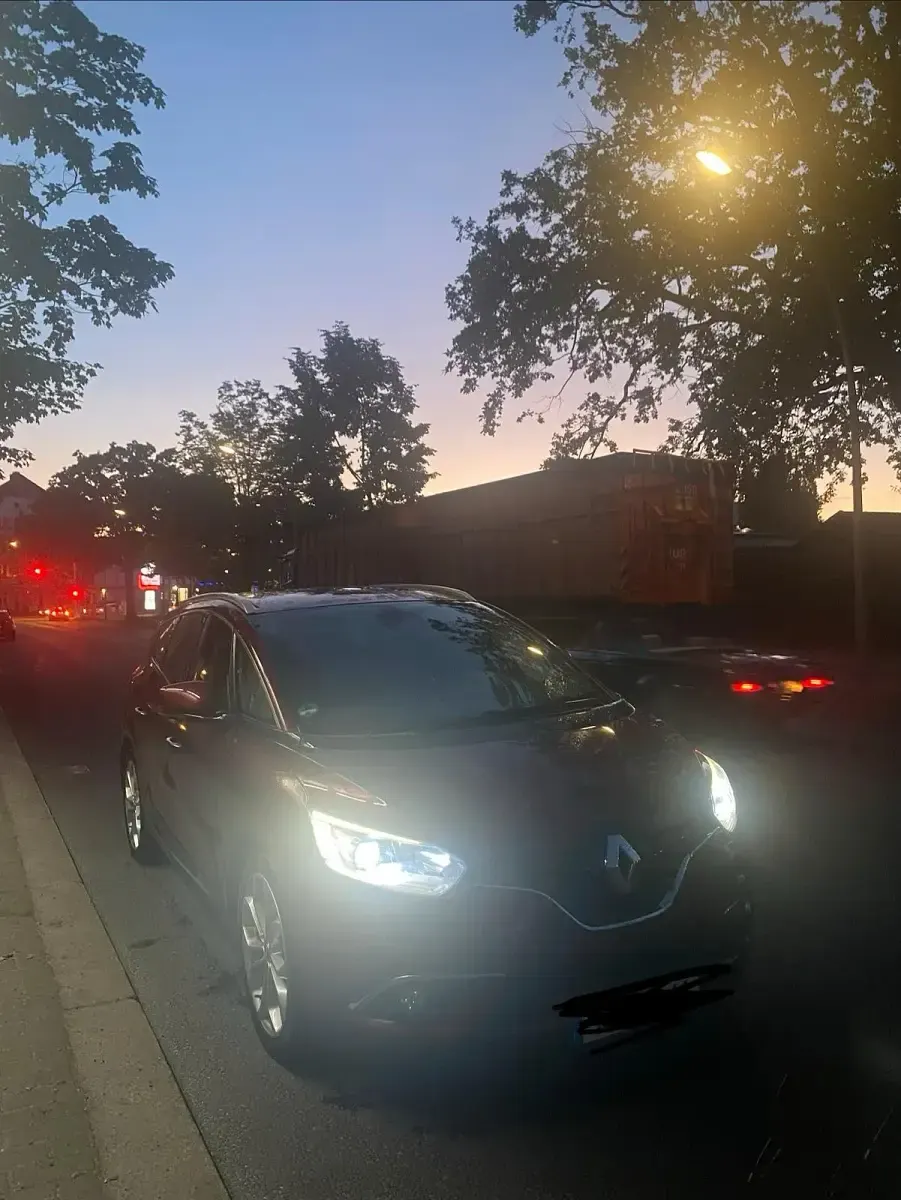 Gebraucht Renault Scenic E-Tech 110 PS (80 kW) 2017 Rot Van / Kleinbus