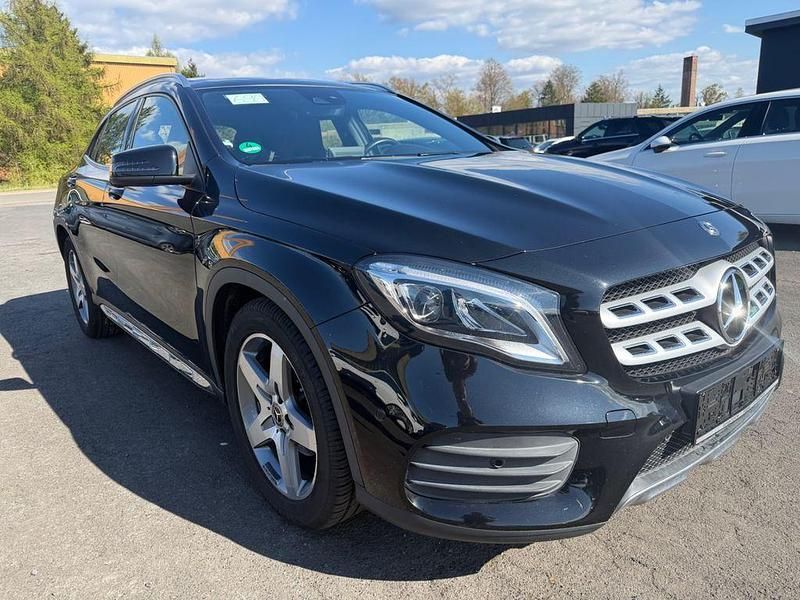Gebraucht Mercedes GLA200 AMG 156 PS (114 kW) 2019 Schwarz SUV