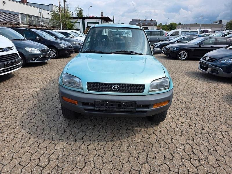 Grün Gebraucht 1995 Toyota RAV4 SUV | 1.399 € - Bild 1/4