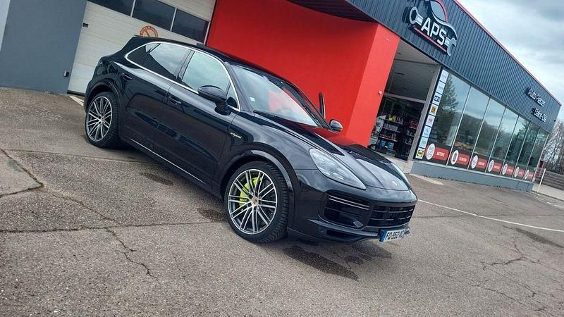 Schwarz Gebraucht 2020 Porsche Cayenne Turbo S SUV | 64.000 € - Bild 1/4