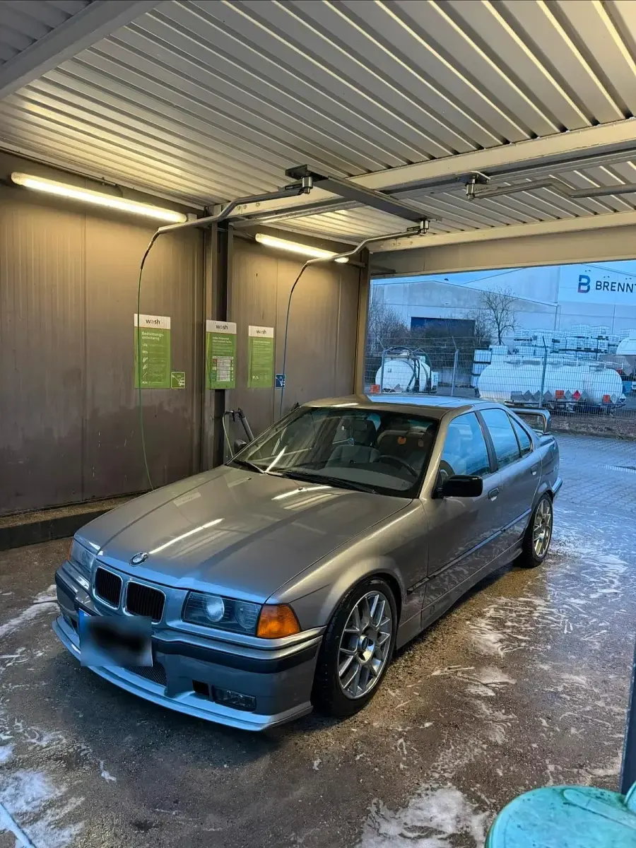 Gebraucht BMW 318 Sport Line 113 PS (83 kW) 1991 Grau Limousine
