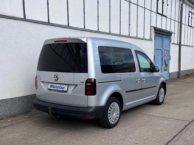 Gebraucht VW Caddy Comfortline 150 PS (110 kW) 2018 Silber Van / Kleinbus