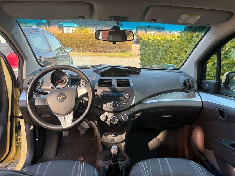 Gelb Gebraucht 2013 Chevrolet Spark LS Kleinwagen | 2.199 € (Guter Preis) - Bild 1/4
