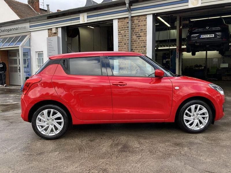 Gebraucht Suzuki Swift Comfort 2023 Rot Kleinwagen