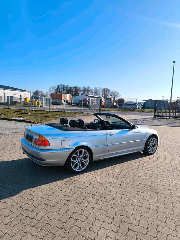 Gebraucht BMW 318 Cabriolet 116 PS (85 kW) 2004 Silber Cabrio