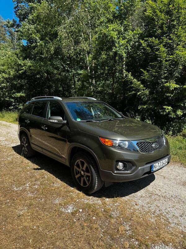 Grün Gebraucht 2010 Kia Sorento SUV | 7.500 € - Bild 1/4