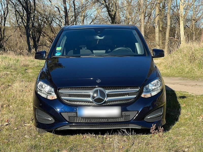 Gebraucht Mercedes B160 103 PS (75 kW) 2017 Blau Van / Kleinbus