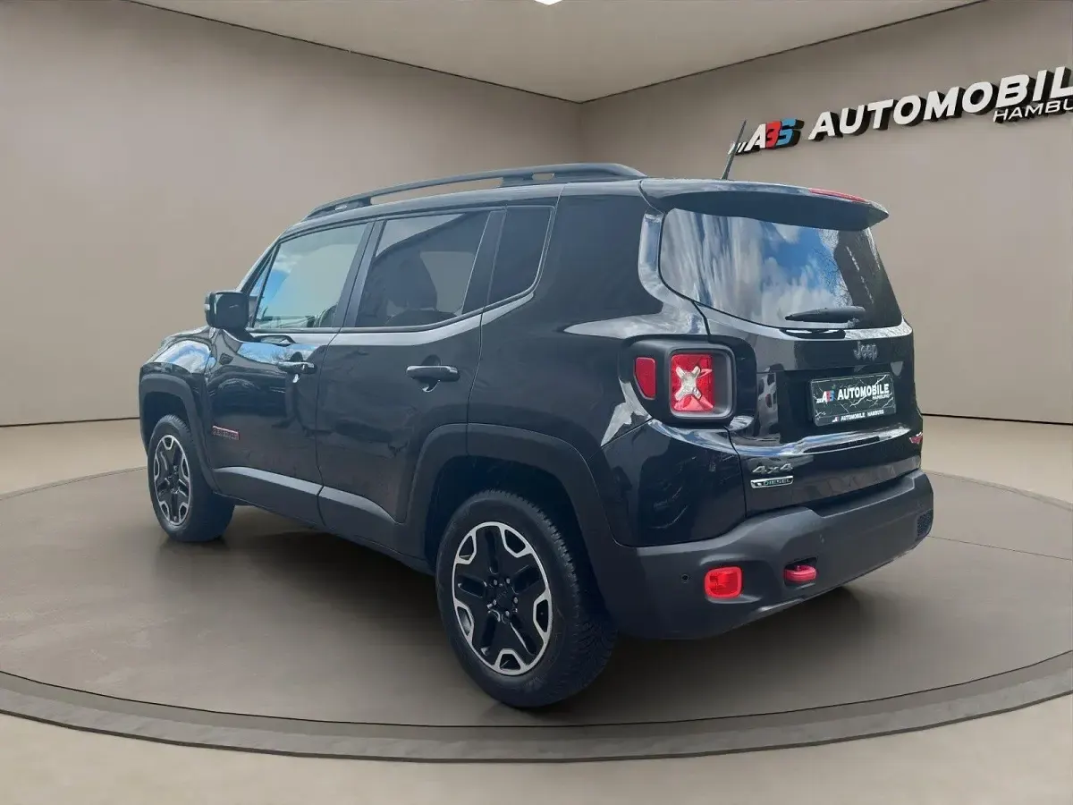 Gebraucht Jeep Renegade Trailhawk 170 PS (125 kW) 2015 Schwarz SUV