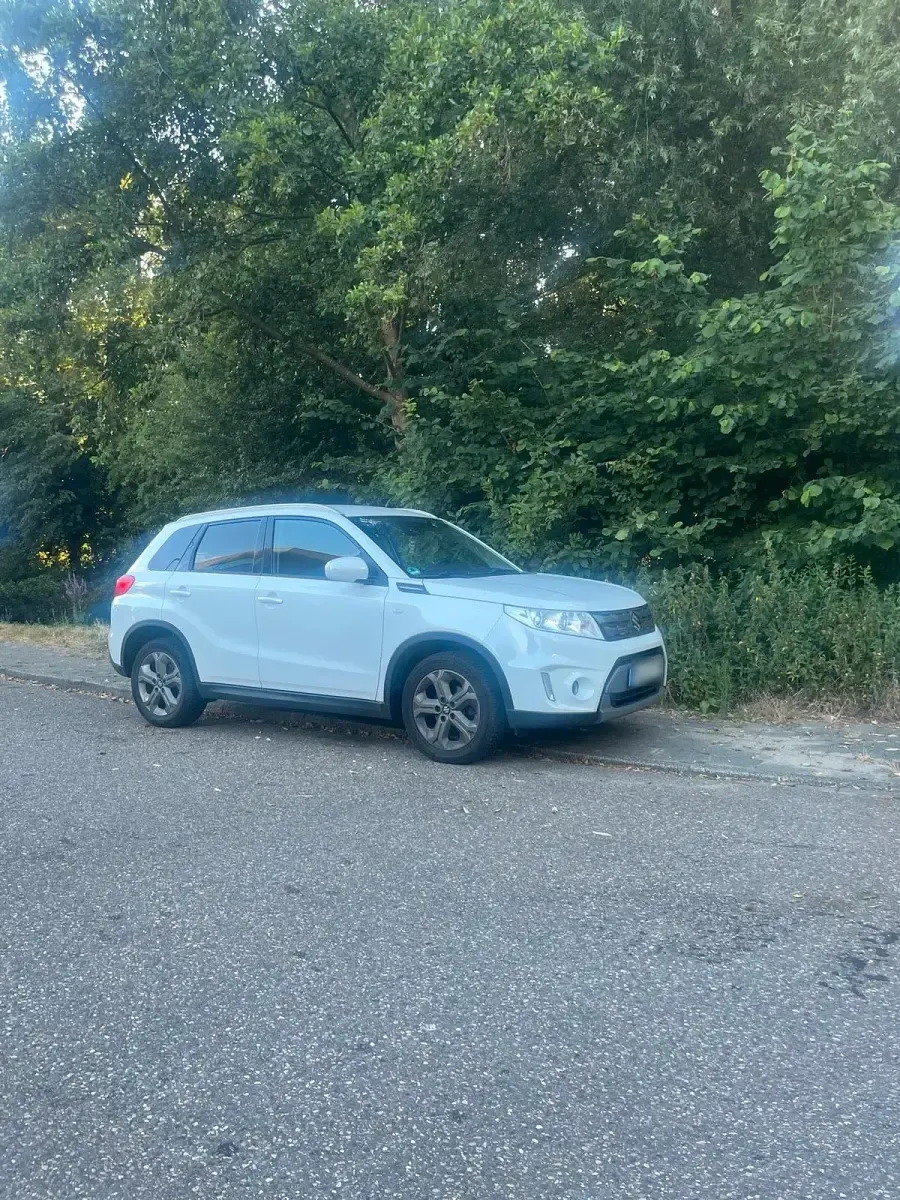 Gebraucht Suzuki Vitara 120 PS (88 kW) 2017 Weiß SUV
