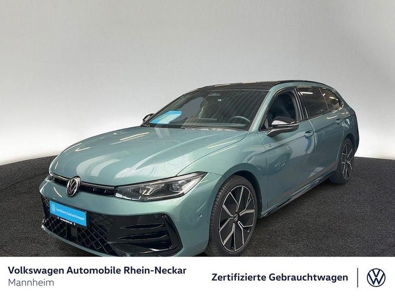 Gebraucht VW Passat R-line 150 PS (110 kW) 2025 Maripositgrün metallic Kombi